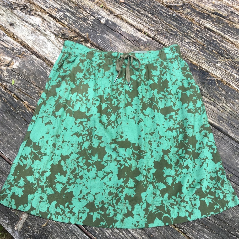 NWT Eddie Bauer lightweight skirt